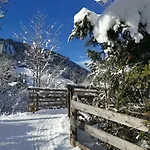 Sonnige Ruhige Bergpanorama Auf 1200m Mit Sued Balkon דירה
