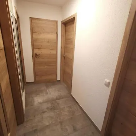 Sonnige Ruhige Bergpanorama Auf 1200m Mit Sued Balkon Daire