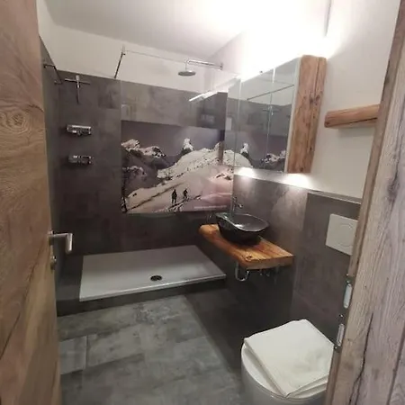 Sonnige Ruhige Bergpanorama Auf 1200m Mit Sued Balkon *