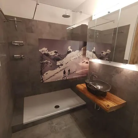 Sonnige Ruhige Bergpanorama Auf 1200m Mit Sued Balkon