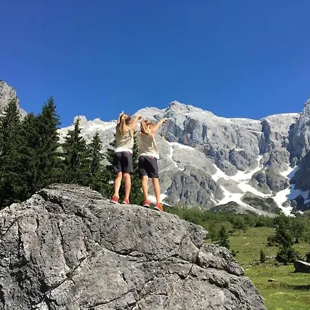 Sonnige Ruhige Bergpanorama Auf 1200m Mit Sued Balkon Muhlbach Am Hochkonig