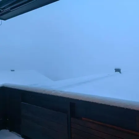 Sonnige Ruhige Bergpanorama Auf 1200m Mit Sued Balkon