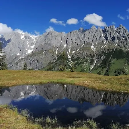 Sonnige Ruhige Bergpanorama Auf 1200m Mit Sued Balkon Daire