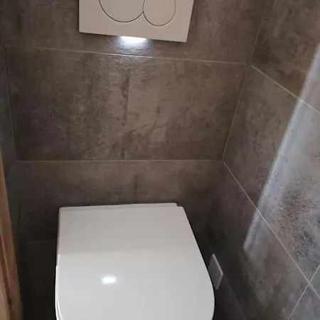 Sonnige Ruhige Bergpanorama Auf 1200m Mit Sued Balkon *