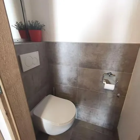 Sonnige Ruhige Bergpanorama Auf 1200m Mit Sued Balkon Daire *