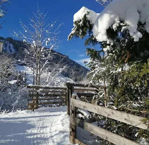 Sonnige Ruhige Bergpanorama Auf 1200m Mit Sued Balkon Апартаменты
