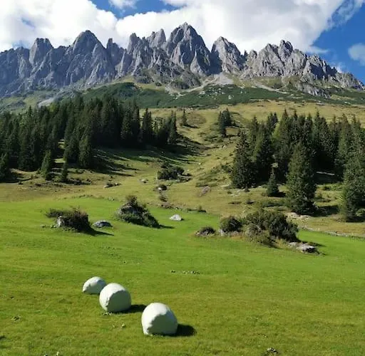 Sonnige Ruhige Bergpanorama Auf 1200m Mit Sued Balkon Апартаменты *