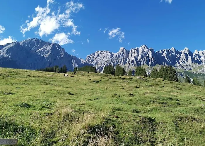 Sonnige Ruhige Bergpanorama Auf 1200m Mit Sued Balkon Апартаменты